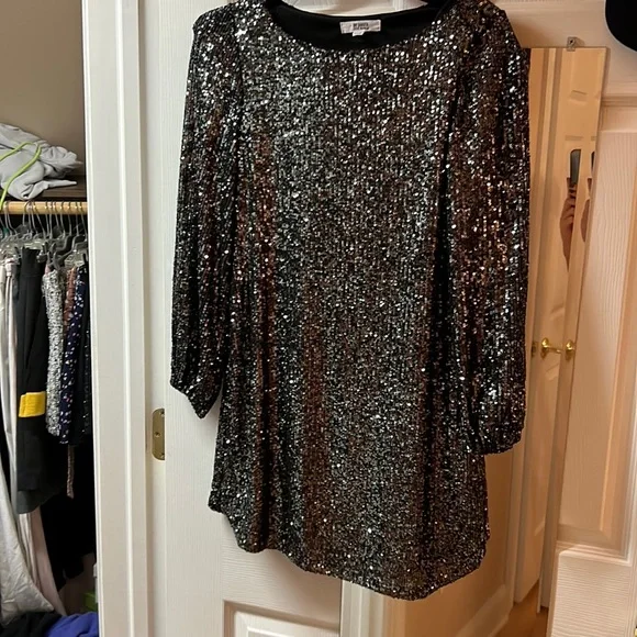 Gunmetal sequin dress.. excellent condition. Worn only once. - Picture 4 of 10